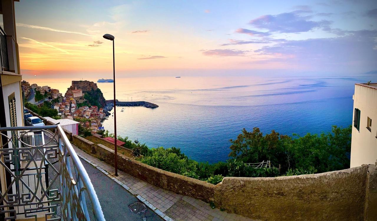 Willa Nel Blu Dipinto Di Blu Scilla Zewnętrze zdjęcie